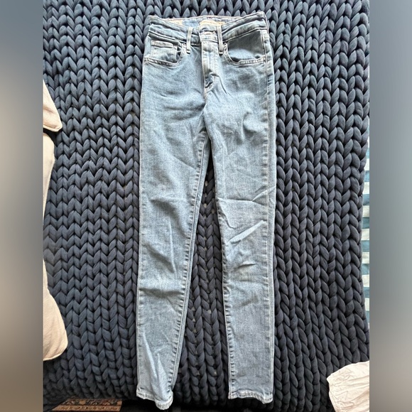 Levi’s 721 High Rise Skinny Jeans - Picture 3 of 6